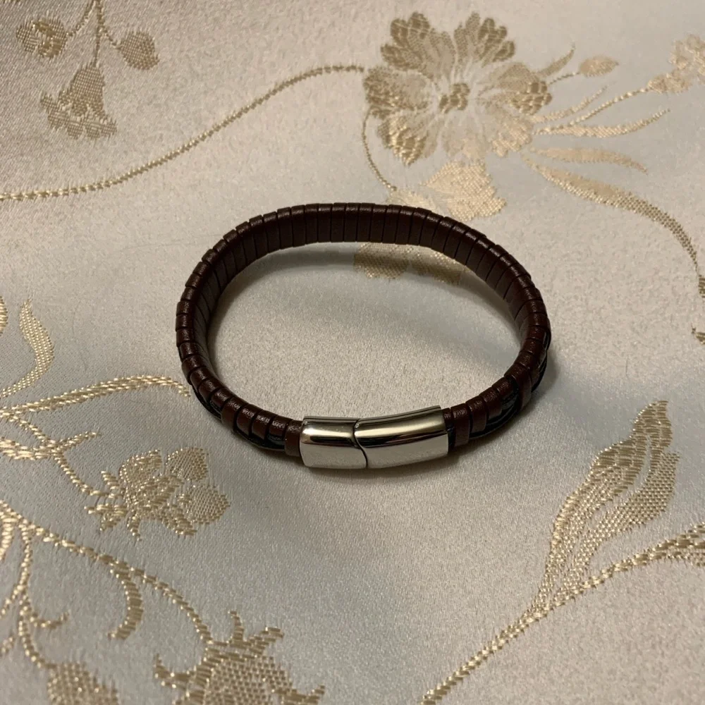 Men’s Genuine Leather popular Bracelet HOST PICK - Picture 10 of 10